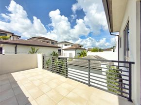 8162 NW 48th Ter, Doral FL 33166