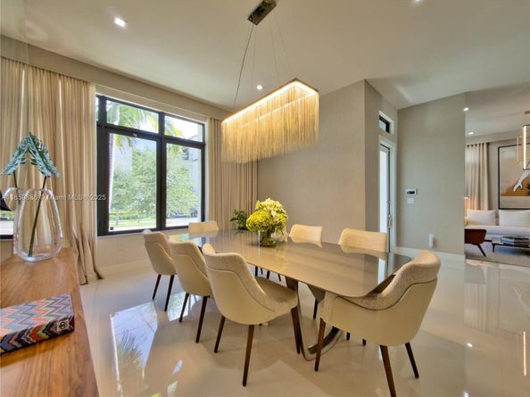 8162 NW 48th Ter, Doral FL 33166