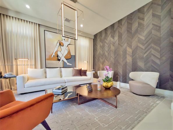 8162 NW 48th Ter, Doral FL 33166