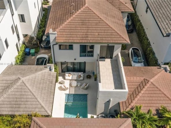 8162 NW 48th Ter, Doral FL 33166