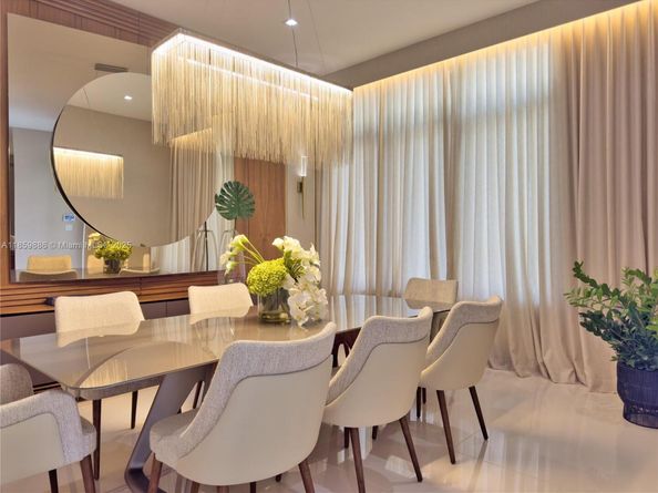 8162 NW 48th Ter, Doral FL 33166