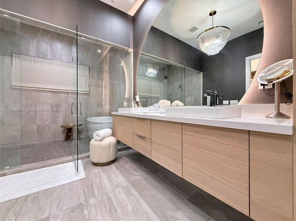 8162 NW 48th Ter, Doral FL 33166