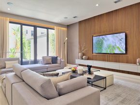 8162 NW 48th Ter, Doral FL 33166