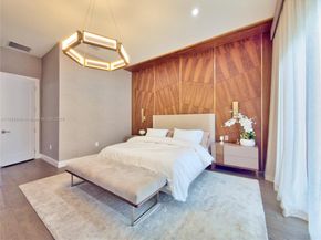 8162 NW 48th Ter, Doral FL 33166