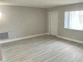 6990 NW 17th St, Margate FL 33063