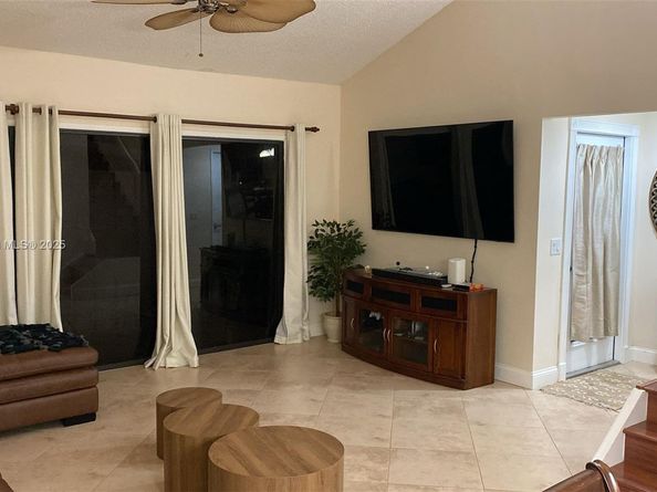 1634 N 15th terrace, Hollywood FL 33020