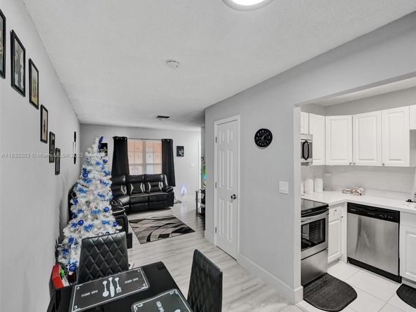 3775 NW 116th Ter, Coral Springs FL 33065