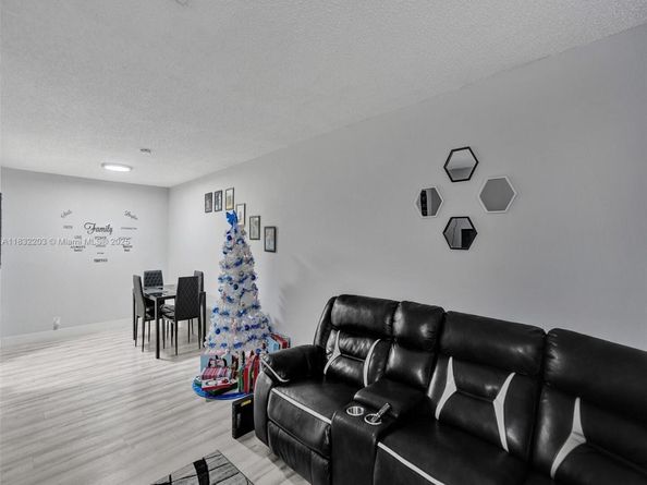 3775 NW 116th Ter, Coral Springs FL 33065