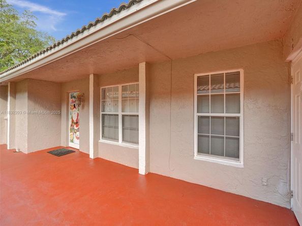 3775 NW 116th Ter, Coral Springs FL 33065