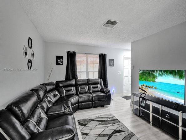 3775 NW 116th Ter, Coral Springs FL 33065