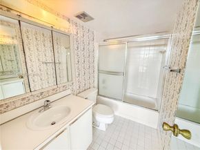 16570 NE 26th Ave 2J, North Miami Beach FL 33160