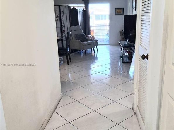 8590 Sunrise Lakes Blvd 310, Sunrise FL 33322