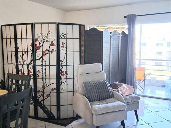 8590 Sunrise Lakes Blvd 310, Sunrise FL 33322