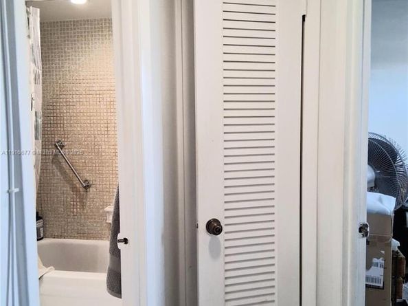 8590 Sunrise Lakes Blvd 310, Sunrise FL 33322