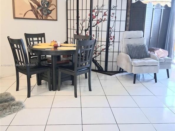 8590 Sunrise Lakes Blvd 310, Sunrise FL 33322