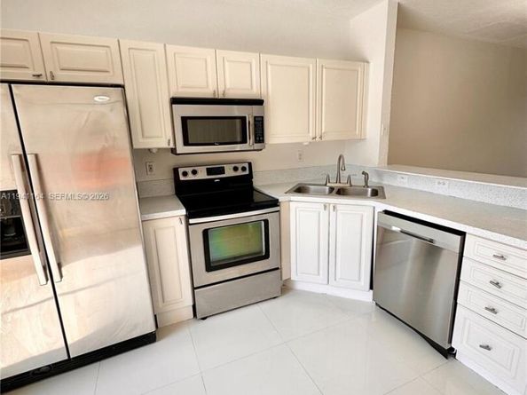 17046 SW 137th Pl, Miami FL 33177