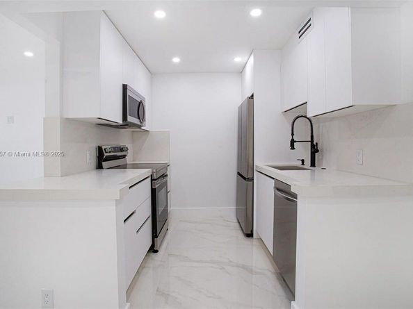 13250 SW 7th Ct 204L, Pembroke Pines FL 33027