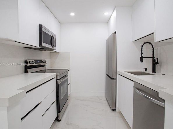 13250 SW 7th Ct 204L, Pembroke Pines FL 33027