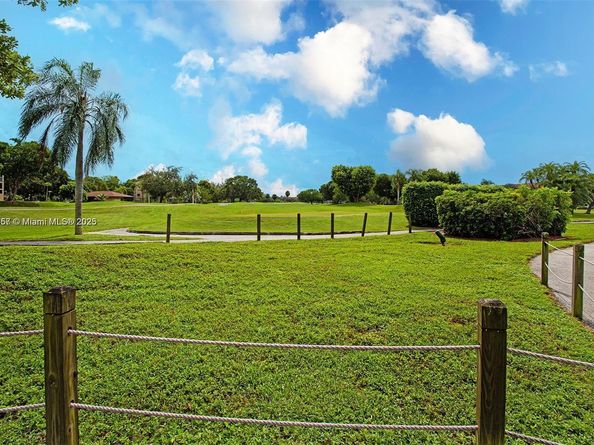 13250 SW 7th Ct 204L, Pembroke Pines FL 33027