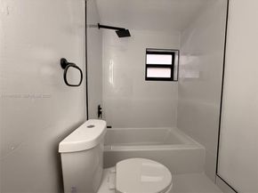 1261 NW 45th St, Miami FL 33142