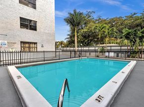 13500 NE 3rd Ct 121, North Miami FL 33161