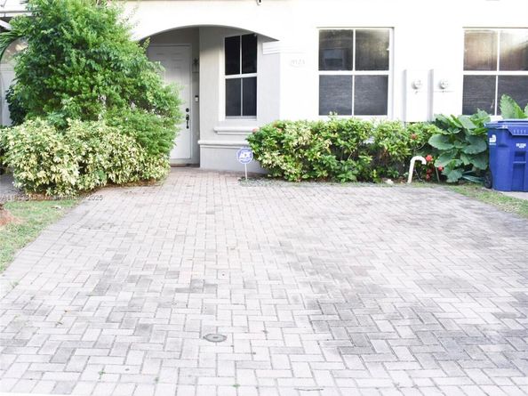 9123 SW 152nd Path, Miami FL 33196