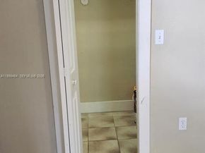 880 E 26th St, Hialeah FL 33013