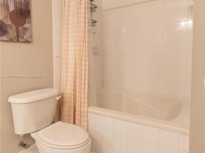 8069 NW 108th Pl, Doral FL 33178