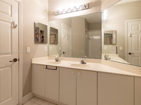 8069 NW 108th Pl, Doral FL 33178