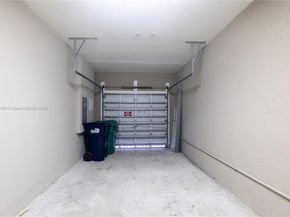 8069 NW 108th Pl, Doral FL 33178