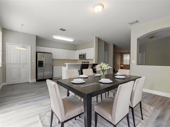 8069 NW 108th Pl, Doral FL 33178