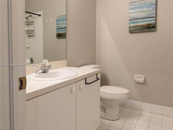 8069 NW 108th Pl, Doral FL 33178