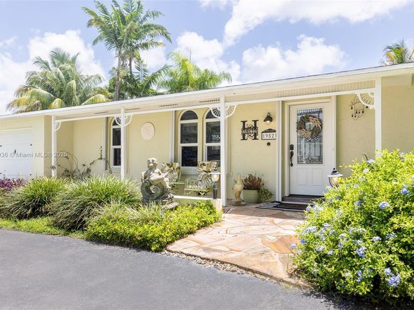 19521 SW 128th Ct, Miami FL 33177