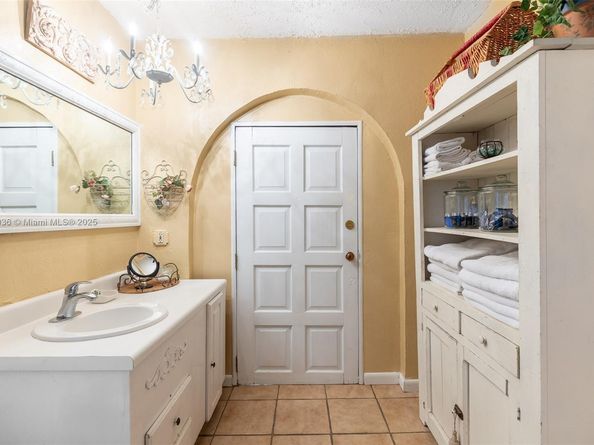 19521 SW 128th Ct, Miami FL 33177