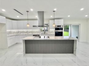 1011 NW 89th St, Miami FL 33150