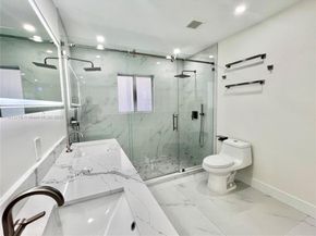 1011 NW 89th St, Miami FL 33150