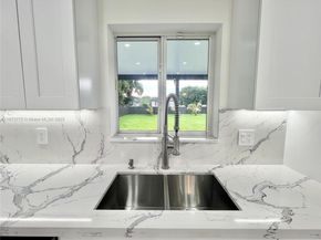 1011 NW 89th St, Miami FL 33150
