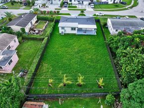 1011 NW 89th St, Miami FL 33150