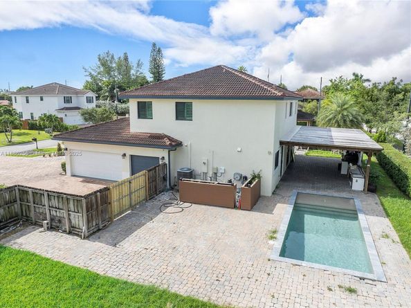 6920 SW 96th Ct, Miami FL 33173