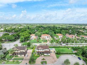 6920 SW 96th Ct, Miami FL 33173