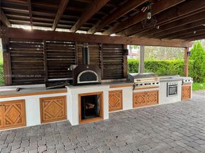 6920 SW 96th Ct, Miami FL 33173