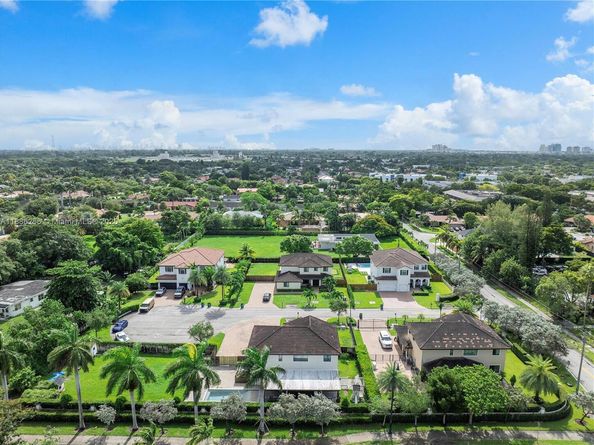 6920 SW 96th Ct, Miami FL 33173