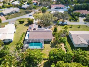 8203 NW 37th St, Coral Springs FL 33065