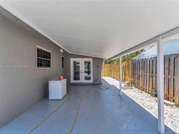 7540 Simms St, Hollywood FL 33024