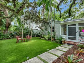 842 NW 9th Ct, Miami FL 33136