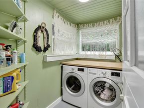 842 NW 9th Ct, Miami FL 33136