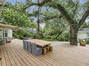 842 NW 9th Ct, Miami FL 33136