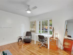 842 NW 9th Ct, Miami FL 33136