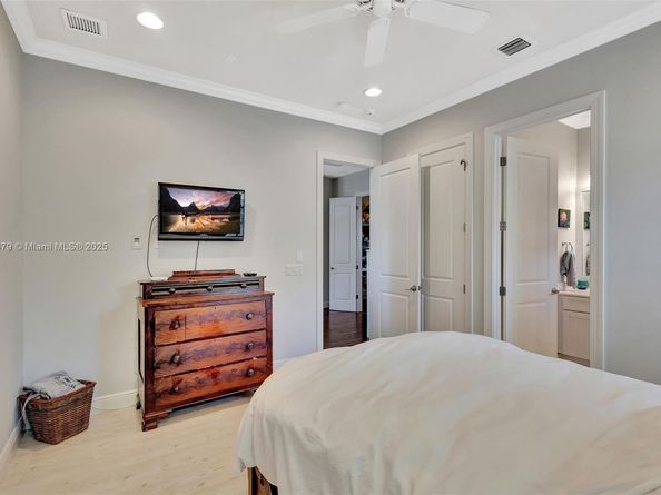333 Charroux Dr, Palm Beach Gardens FL 33410
