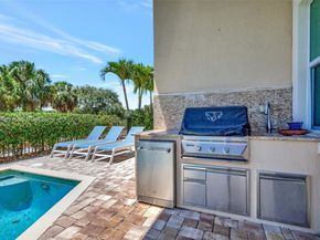 333 Charroux Dr, Palm Beach Gardens FL 33410